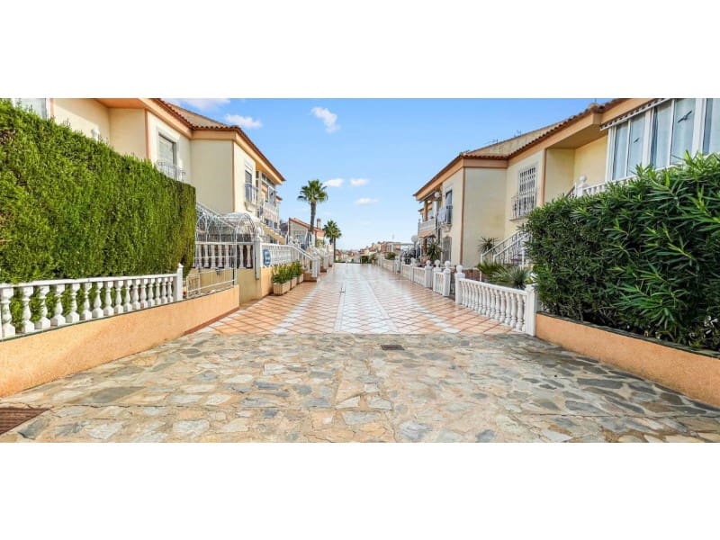 2 sovrum Lägenhet till salu i Torrevieja med pool - 175 000 € (Ref: 10173733)