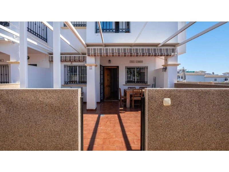 Apartamento de 2 habitaciones en Orihuela en venta con piscina garaje - 209.000 € (Ref: 10174554)