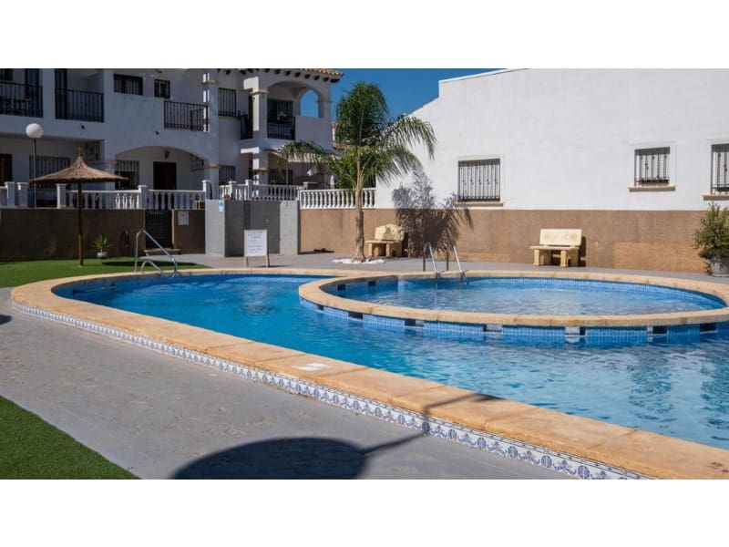 Apartamento de 2 habitaciones en Orihuela en venta con piscina garaje - 209.000 € (Ref: 10174554)
