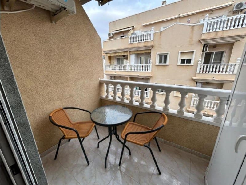 Apartamento de 2 habitaciones en Torrevieja en venta - 193.000 € (Ref: 10174559)