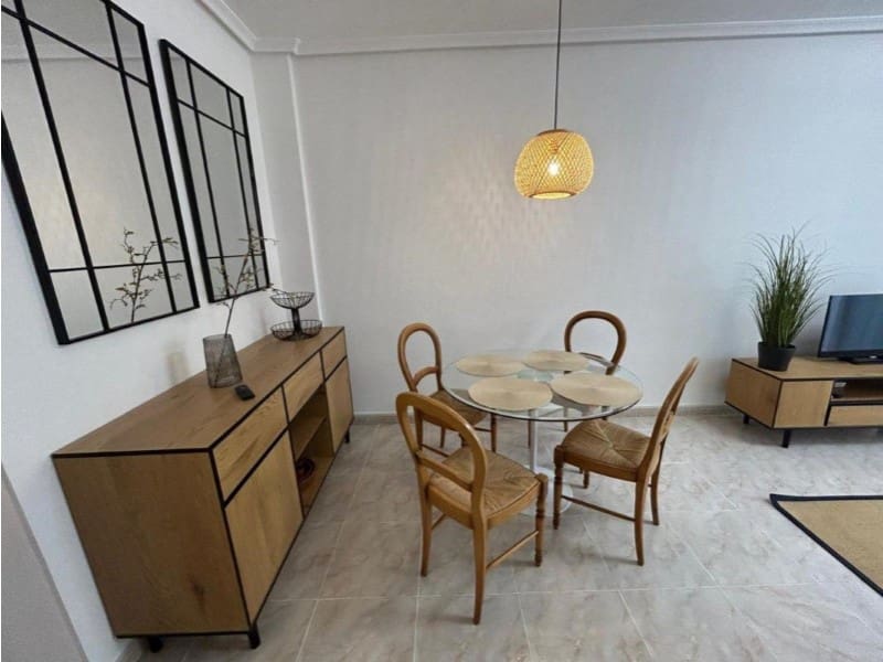 Apartamento de 2 habitaciones en Torrevieja en venta - 193.000 € (Ref: 10174559)