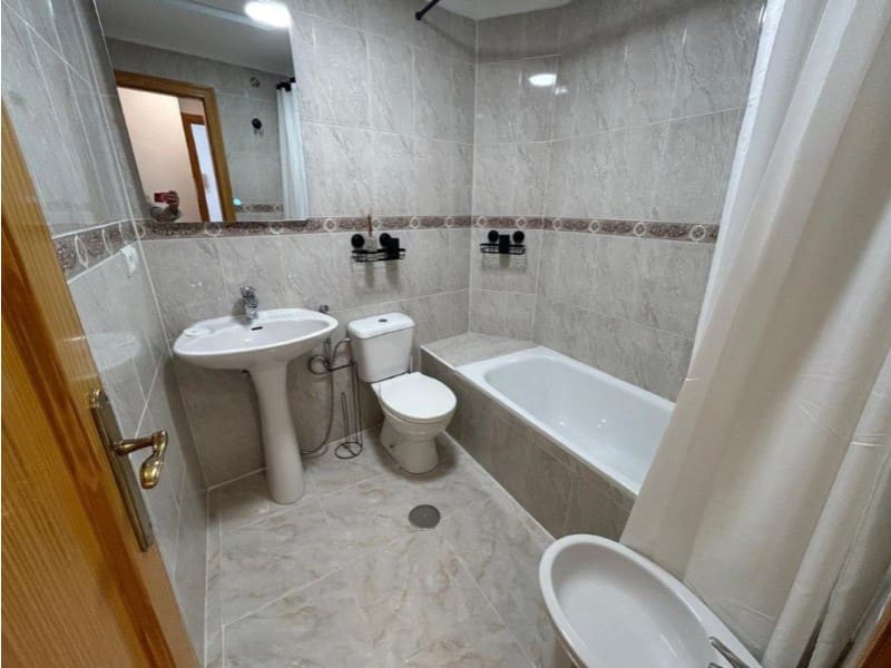 Apartamento de 2 habitaciones en Torrevieja en venta - 193.000 € (Ref: 10174559)