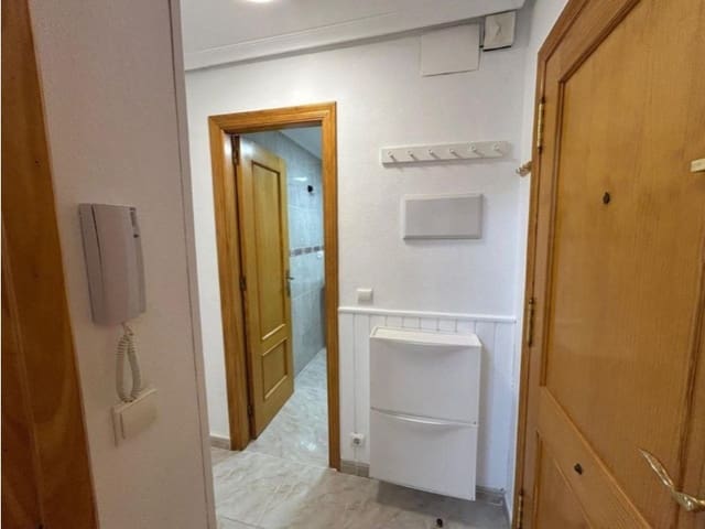 Apartamento de 2 habitaciones en Las Piscinas Naturales, Torrevieja en venta - 193.000 € (Ref: 10174559)