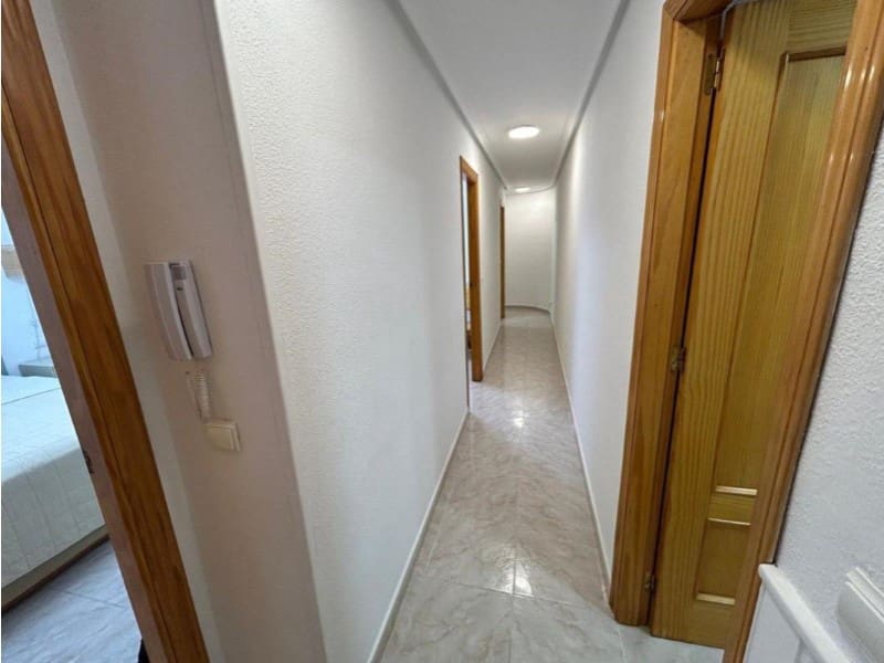 Apartamento de 2 habitaciones en Torrevieja en venta - 193.000 € (Ref: 10174559)