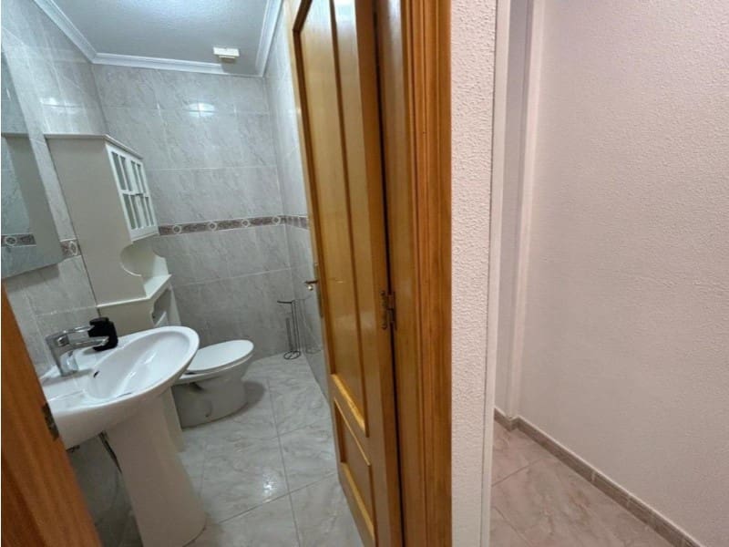 Apartamento de 2 habitaciones en Torrevieja en venta - 193.000 € (Ref: 10174559)