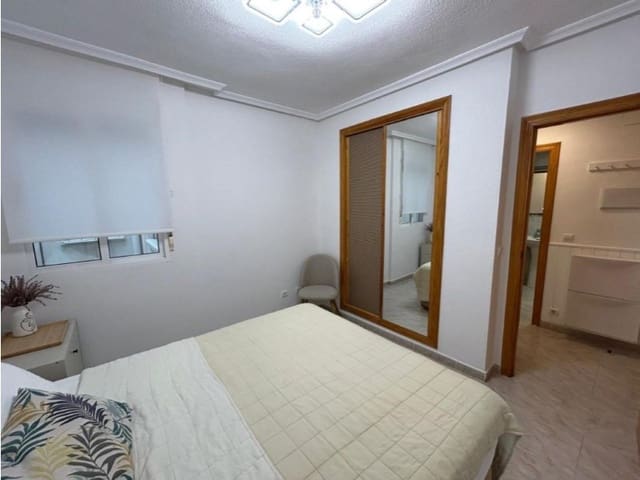 Apartamento de 2 habitaciones en Las Piscinas Naturales, Torrevieja en venta - 193.000 € (Ref: 10174559)
