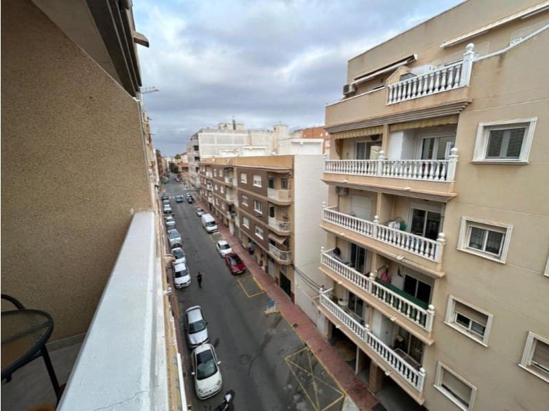 Apartamento de 2 habitaciones en Torrevieja en venta - 193.000 € (Ref: 10174559)