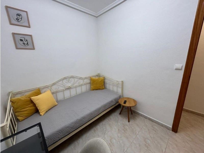 Apartamento de 2 habitaciones en Torrevieja en venta - 193.000 € (Ref: 10174559)