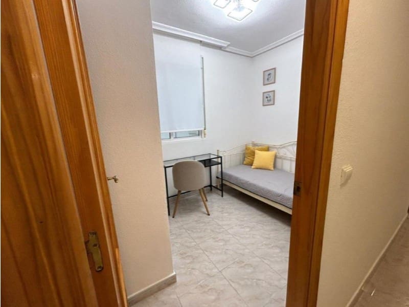 Apartamento de 2 habitaciones en Torrevieja en venta - 193.000 € (Ref: 10174559)