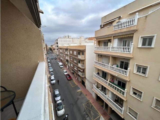 Apartamento de 2 habitaciones en Las Piscinas Naturales, Torrevieja en venta - 193.000 € (Ref: 10174559)