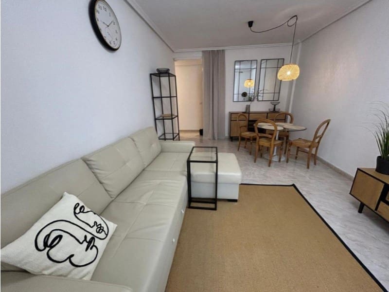 Apartamento de 2 habitaciones en Torrevieja en venta - 193.000 € (Ref: 10174559)