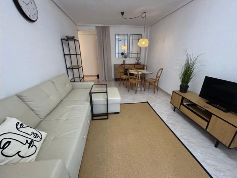 Apartamento de 2 habitaciones en Torrevieja en venta - 193.000 € (Ref: 10174559)