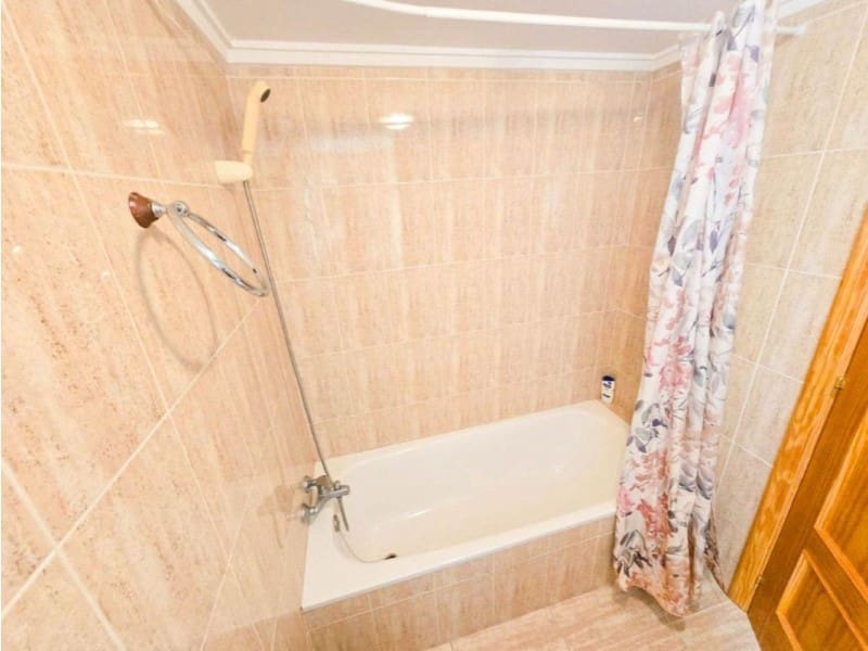 Apartamento de 3 habitaciones en Torrevieja en venta - 155.000 € (Ref: 10174560)