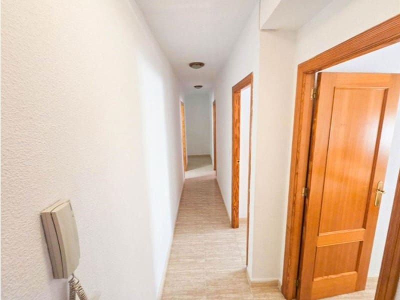 Apartamento de 3 habitaciones en Torrevieja en venta - 155.000 € (Ref: 10174560)