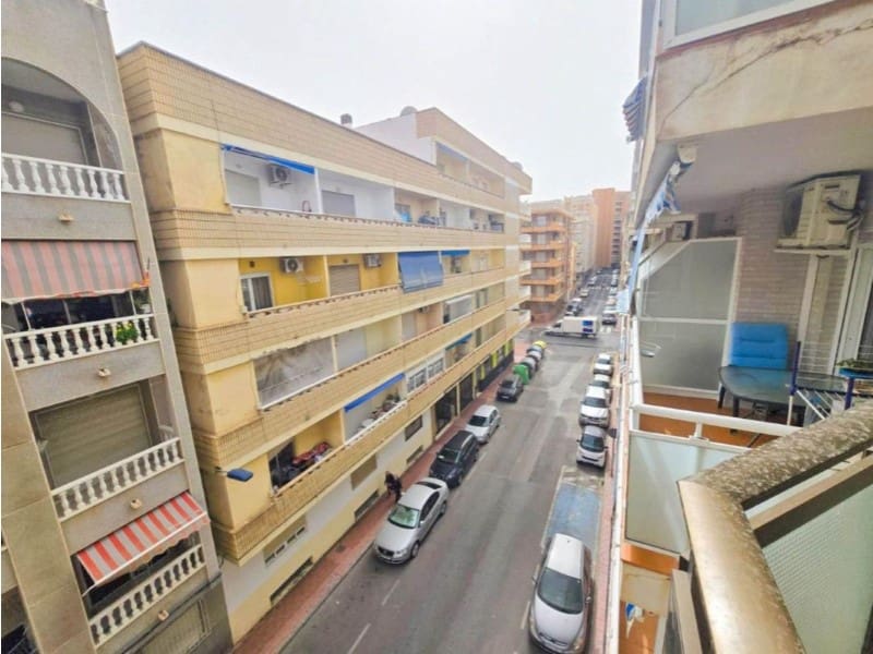 Apartamento de 3 habitaciones en Torrevieja en venta - 155.000 € (Ref: 10174560)