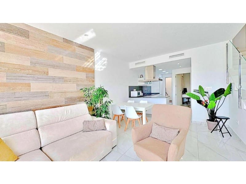 Pareado de 3 habitaciones en Torrevieja en venta con piscina - 310.000 € (Ref: 10174570)