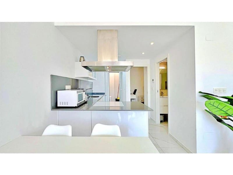 Pareado de 3 habitaciones en Torrevieja en venta con piscina - 310.000 € (Ref: 10174570)