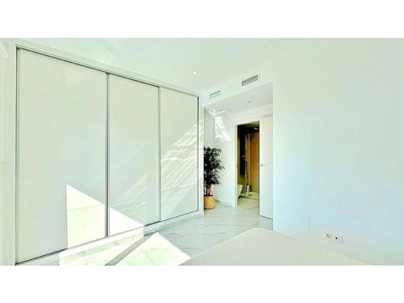 Pareado de 3 habitaciones en Torrevieja en venta con piscina - 310.000 € (Ref: 10174570)
