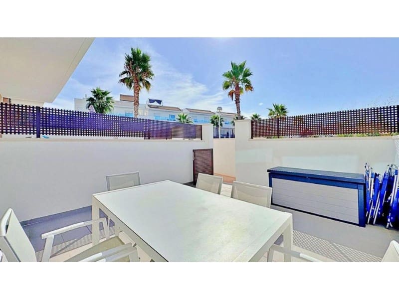 Pareado de 3 habitaciones en Torrevieja en venta con piscina - 310.000 € (Ref: 10174570)