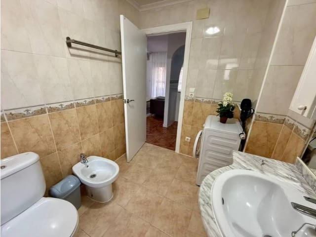 Apartamento de 2 habitaciones en Las Piscinas Naturales, Torrevieja en venta - 154.900 € (Ref: 10174582)