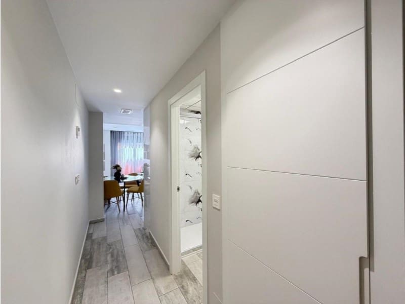 1 bedroom Apartment for sale in Torrevieja with pool - € 155,000 (Ref: 10180476)