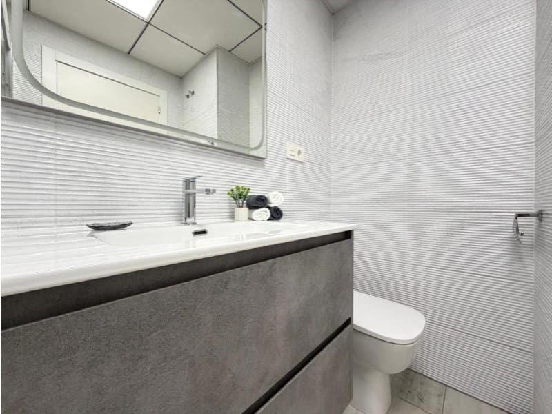 1 bedroom Apartment for sale in Torrevieja with pool - € 155,000 (Ref: 10180476)