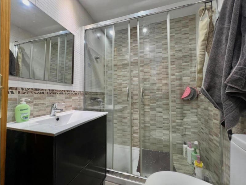 Apartamento de 2 habitaciones en Torrevieja en venta - 215.000 € (Ref: 10180479)