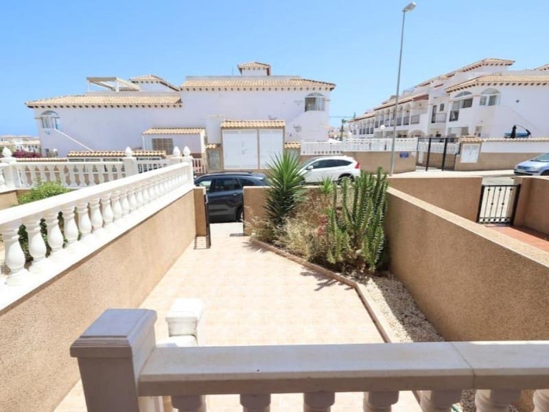 2 soverom Kjedet enebolig til salgs i Orihuela med svømmebasseng garasje - € 204 000 (Ref: 10187010)