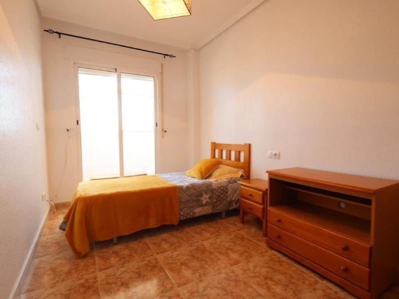 2 soverom Kjedet enebolig til salgs i Orihuela med svømmebasseng garasje - € 204 000 (Ref: 10187010)