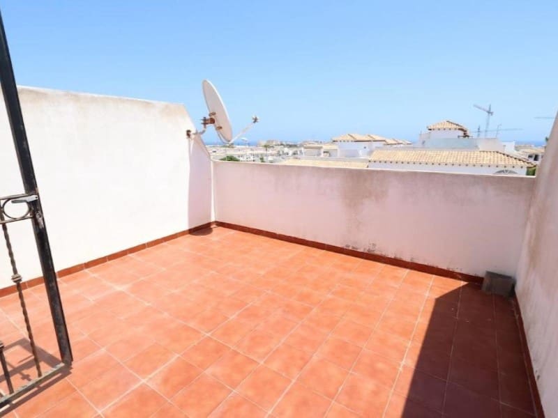 2 soverom Kjedet enebolig til salgs i Orihuela med svømmebasseng garasje - € 204 000 (Ref: 10187010)