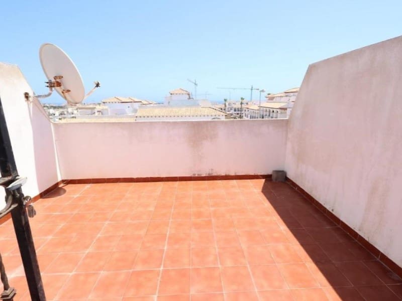 2 soverom Kjedet enebolig til salgs i Orihuela med svømmebasseng garasje - € 204 000 (Ref: 10187010)
