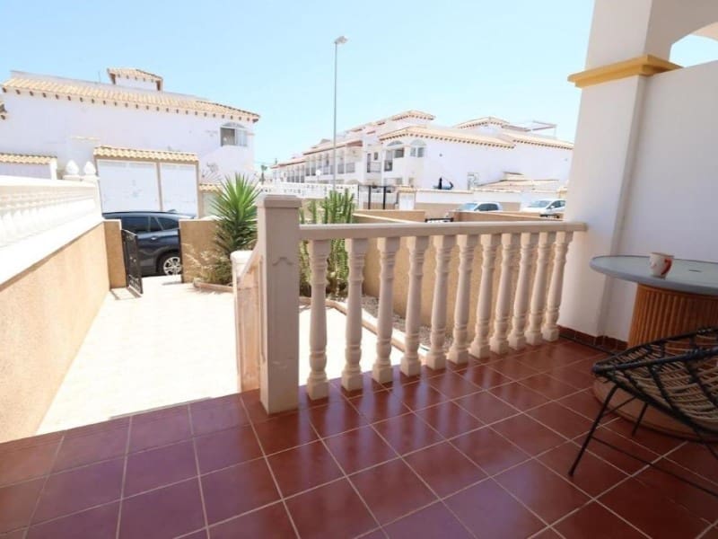 2 soverom Kjedet enebolig til salgs i Orihuela med svømmebasseng garasje - € 204 000 (Ref: 10187010)