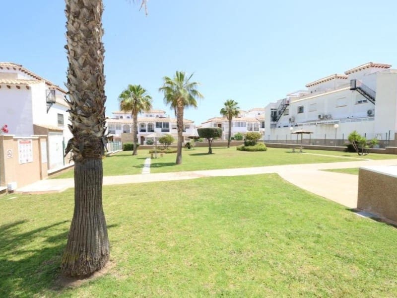 2 soverom Kjedet enebolig til salgs i Orihuela med svømmebasseng garasje - € 204 000 (Ref: 10187010)