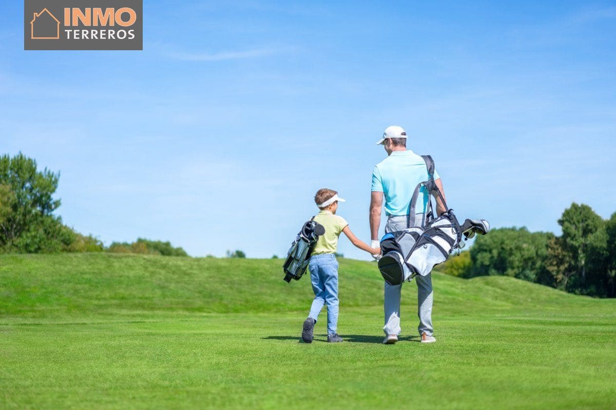 2 bedroom Penthouse for sale in Aguilas with pool - € 267,000 (Ref: 7033882)