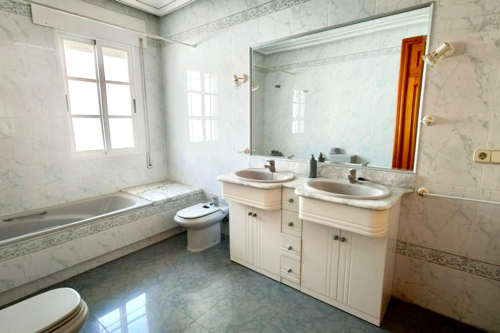 8 sovrum Villa till salu i Huercal-Overa med garage - 330 000 € (Ref: 7395845)