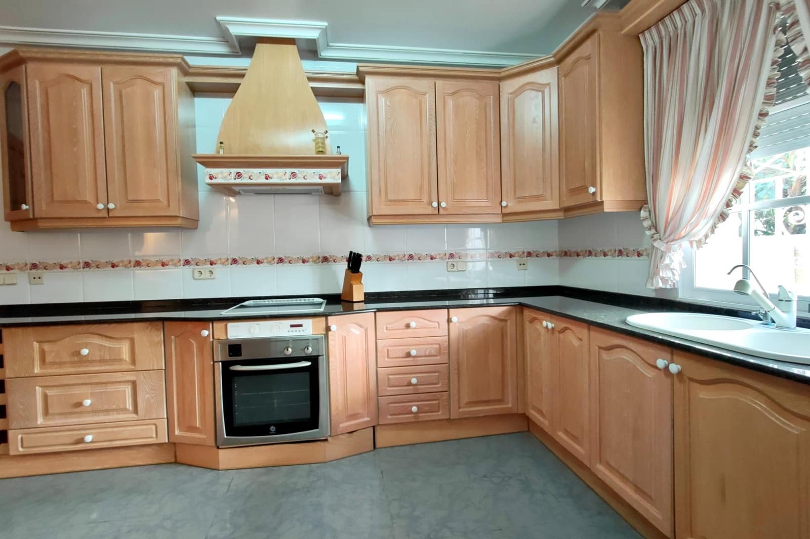 8 sovrum Villa till salu i Huercal-Overa med garage - 330 000 € (Ref: 7395845)