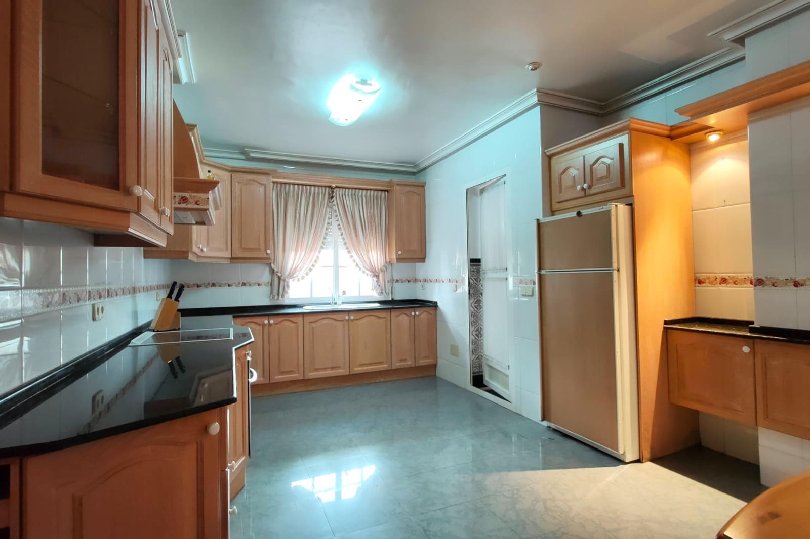 8 sovrum Villa till salu i Huercal-Overa med garage - 330 000 € (Ref: 7395845)