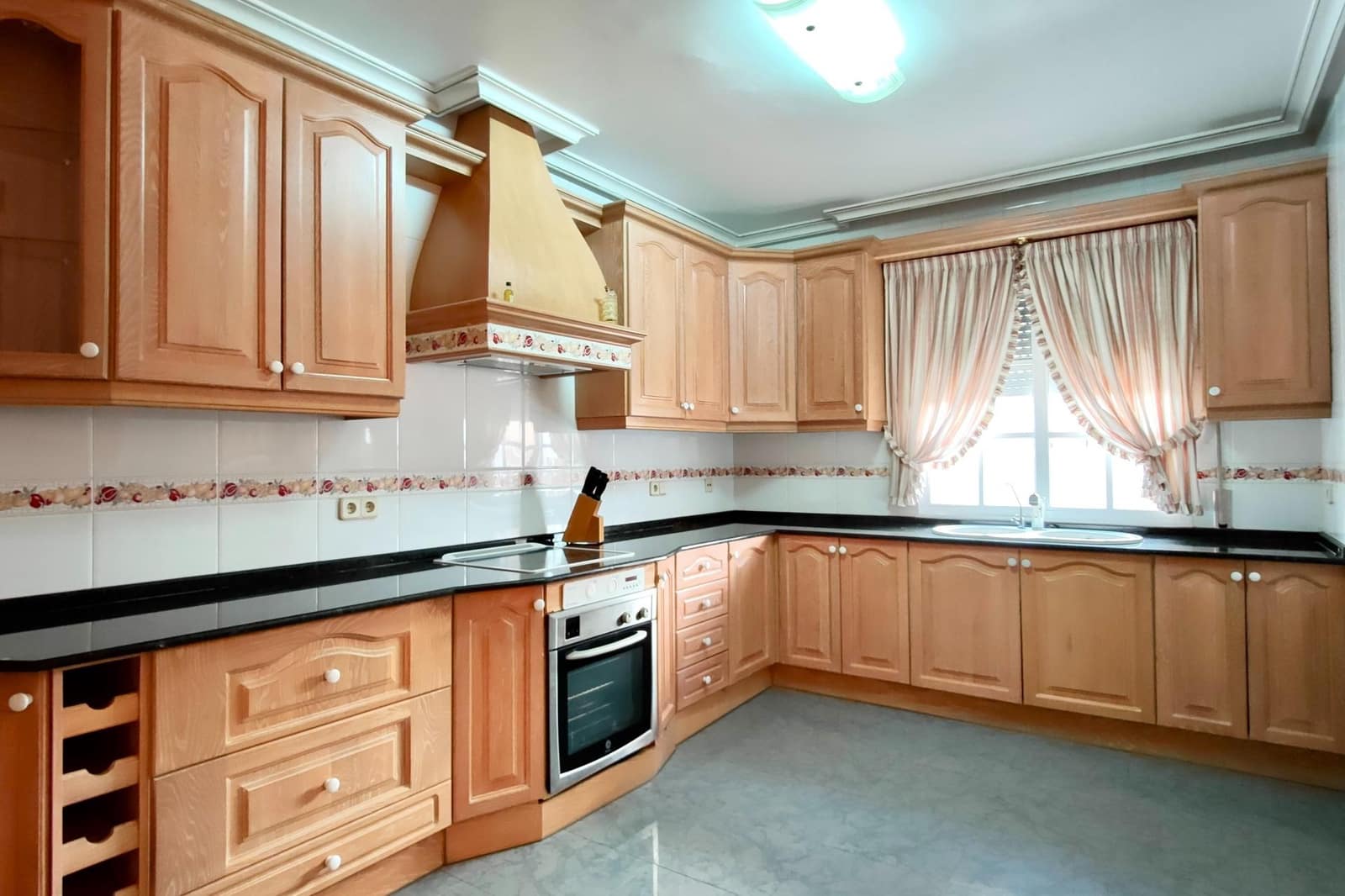 8 sovrum Villa till salu i Huercal-Overa med garage - 330 000 € (Ref: 7395845)