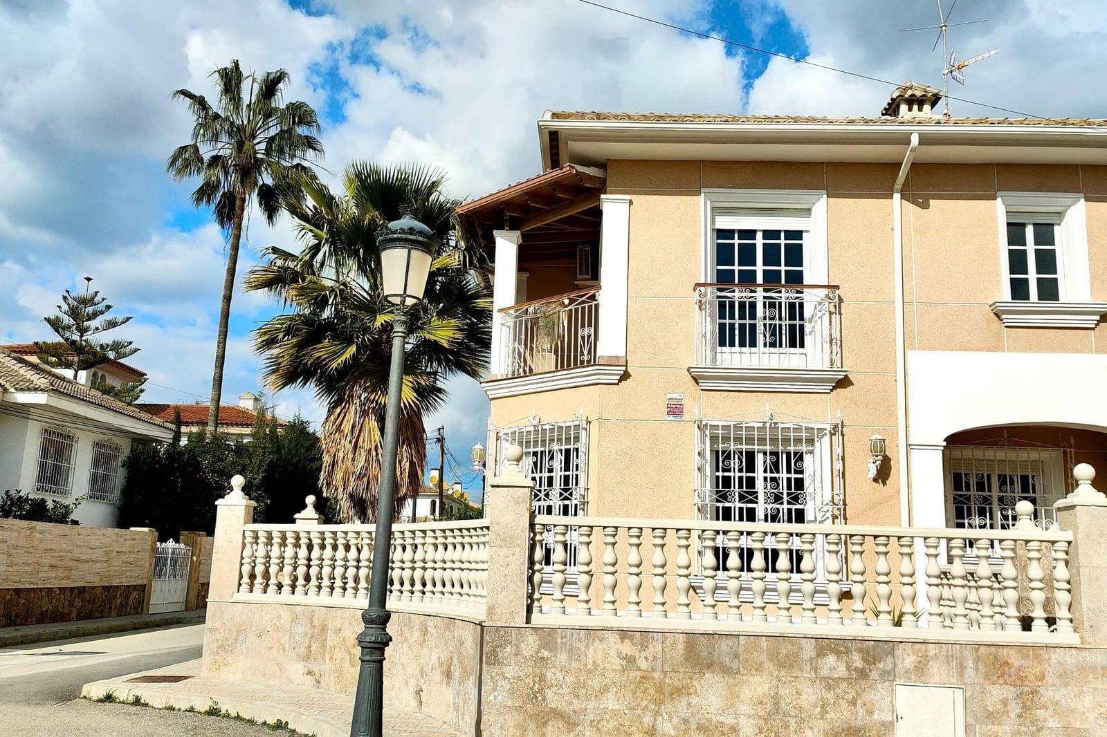 8 sovrum Villa till salu i Huercal-Overa med garage - 330 000 € (Ref: 7395845)