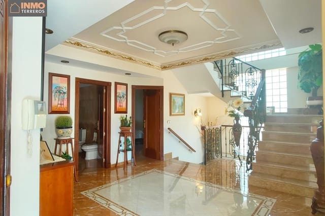 6 slaapkamer Villa te koop in Huércal-Overa met garage - € 470.000 (Ref: 7604530)