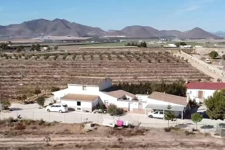 8 soveværelse Finca/Landehus til salg i La Escucha - € 420.000 (Ref: 7771744)