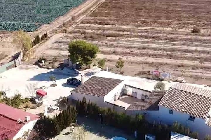 8 soveværelse Finca/Landehus til salg i La Escucha - € 420.000 (Ref: 7771744)