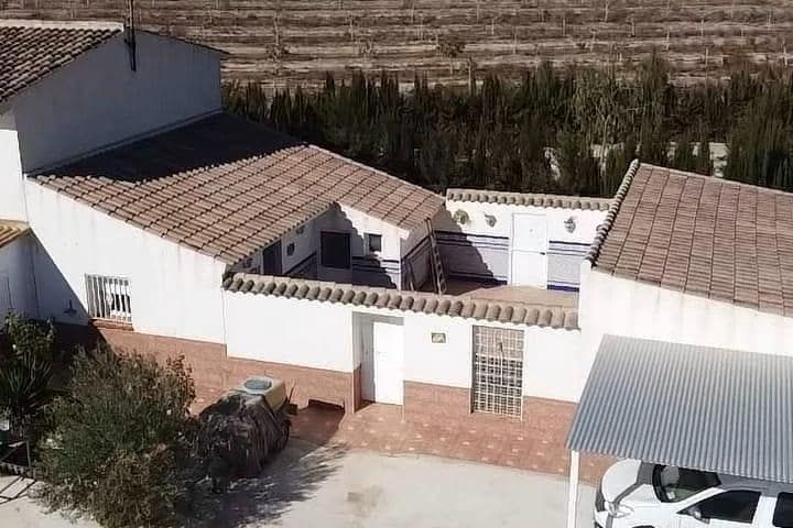 8 soveværelse Finca/Landehus til salg i La Escucha - € 420.000 (Ref: 7771744)