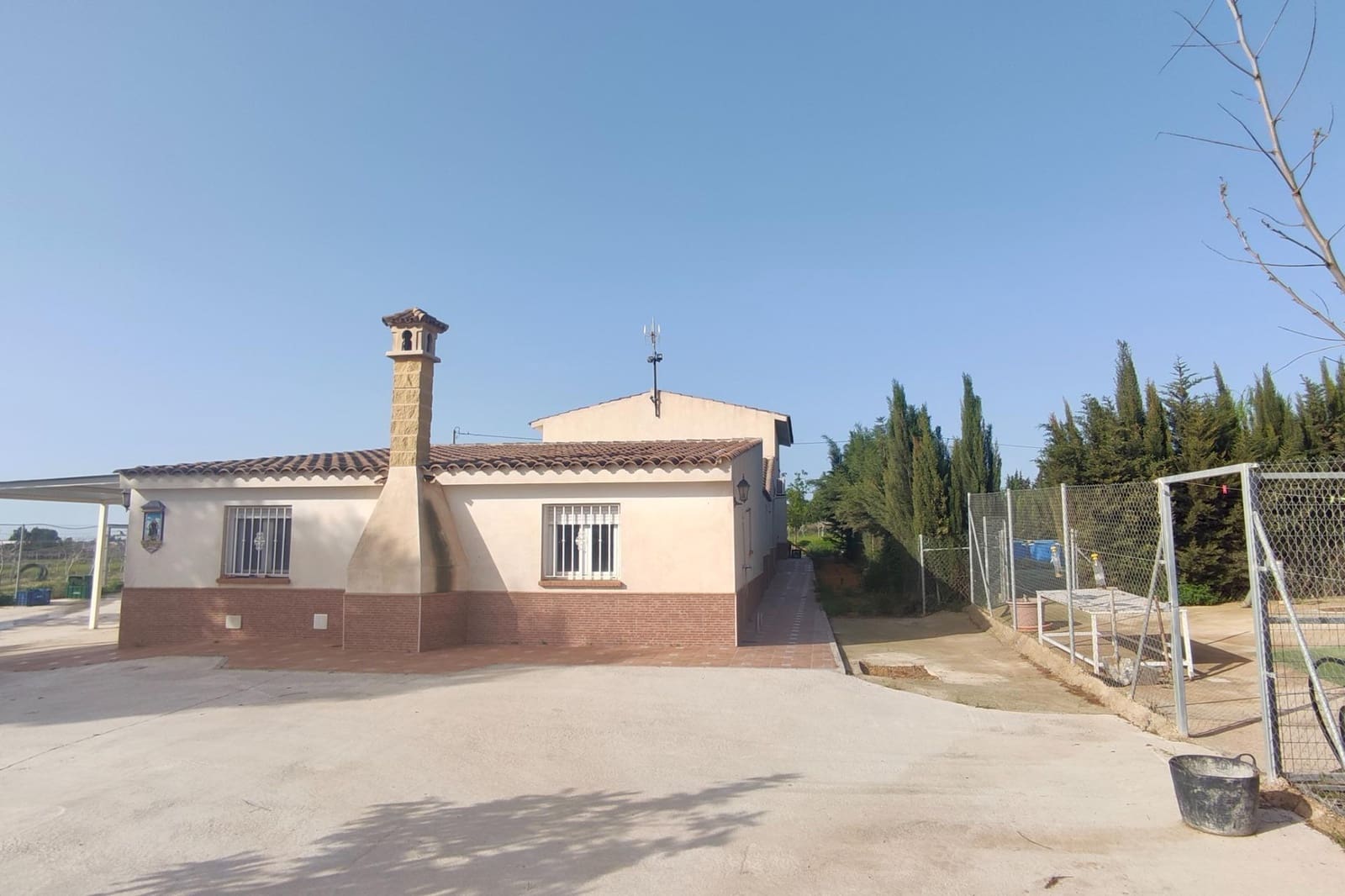 8 soveværelse Finca/Landehus til salg i La Escucha - € 420.000 (Ref: 7771744)