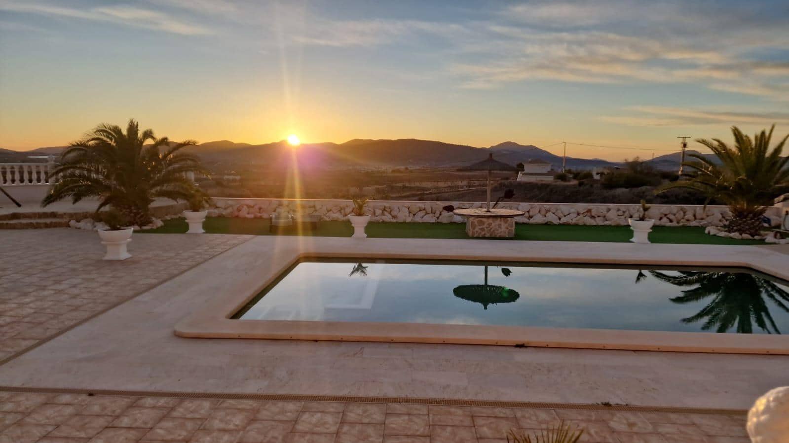 4 bedroom Finca/Country House for sale in Pinoso with pool garage - € 599,000 (Ref: 9619520)