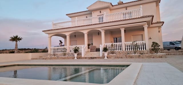 4 Zimmer Finca/Landgut zu verkaufen in Pinoso mit Pool Garage - 599.000 € (Ref: 9619520)