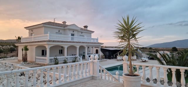 4 Zimmer Finca/Landgut zu verkaufen in Pinoso mit Pool Garage - 599.000 € (Ref: 9619520)