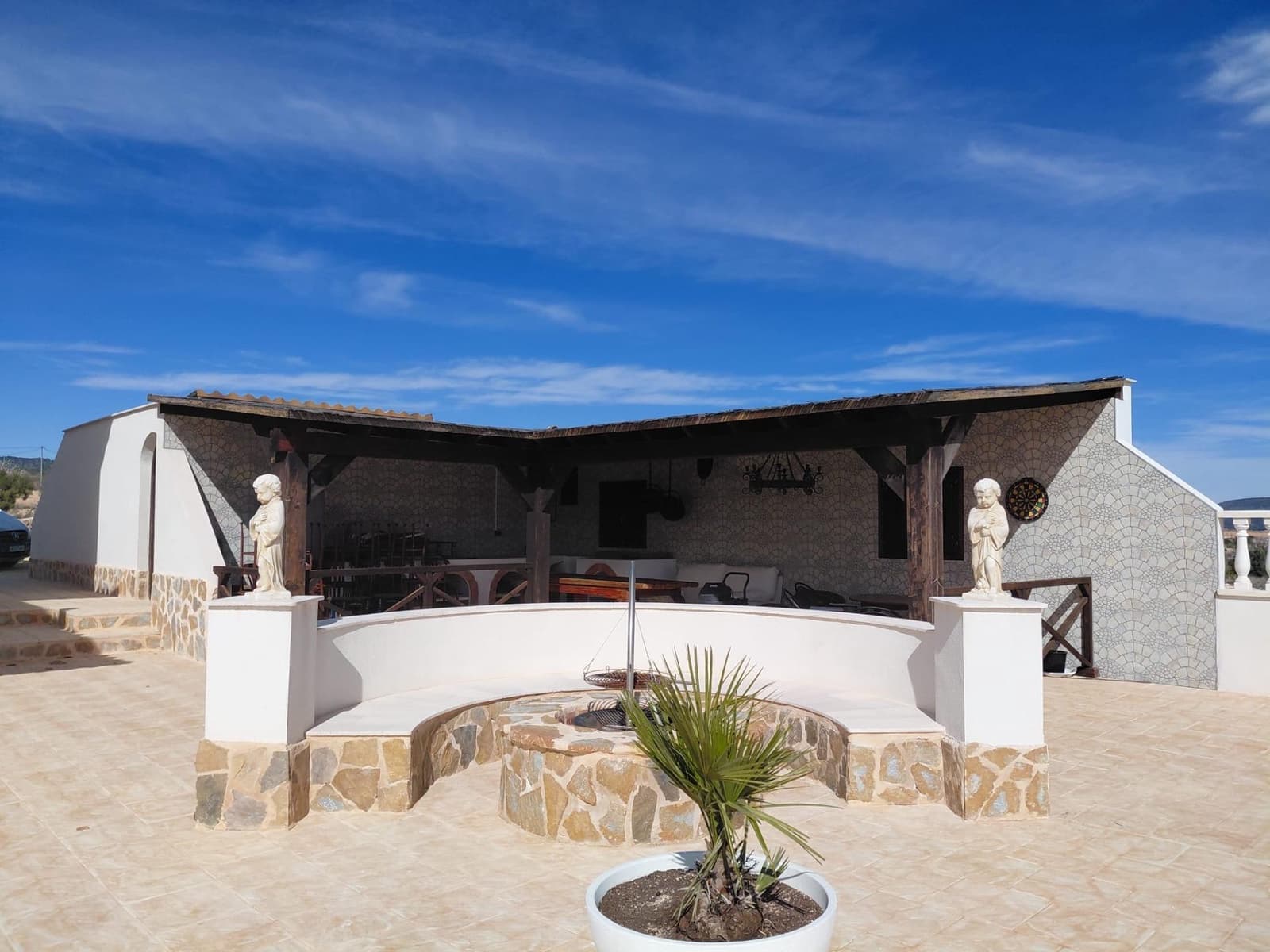 4 bedroom Finca/Country House for sale in Pinoso with pool garage - € 599,000 (Ref: 9619520)