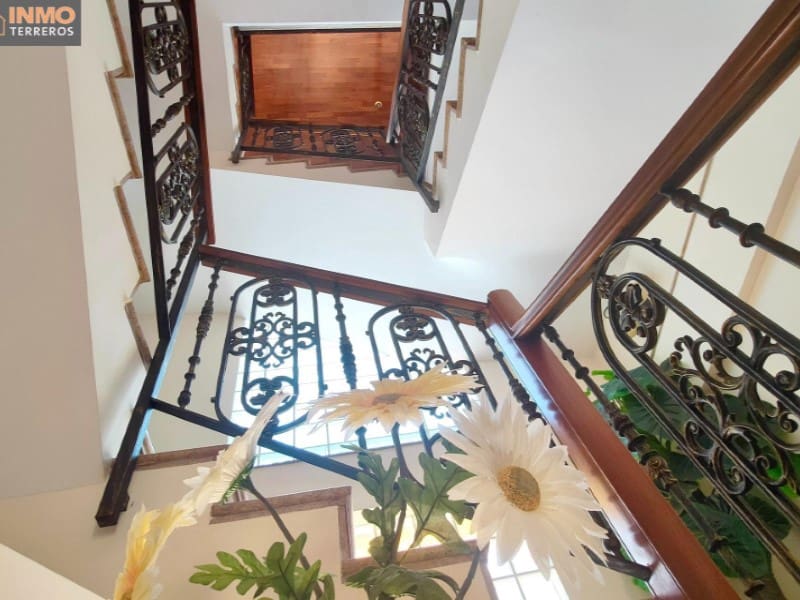 6 bedroom Villa for sale in Huercal-Overa with garage - € 470,000 (Ref: 9777170)