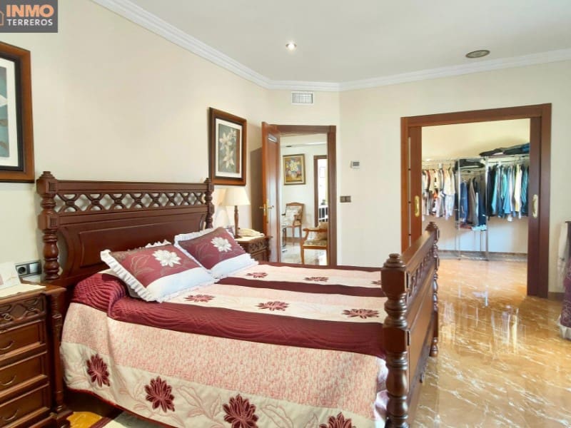 6 bedroom Villa for sale in Huercal-Overa with garage - € 470,000 (Ref: 9777170)